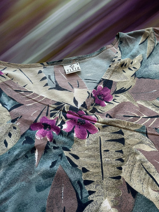 botanik desenli çaprak detay crop bluz